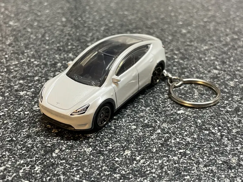 16X Tesla Model Y White Keychain Matchbox 1