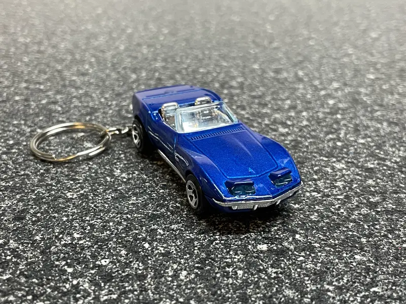 1972 Corvette Stingray Convertible Keychain Blue Diecast Car Hot Wheels Matchbox 1
