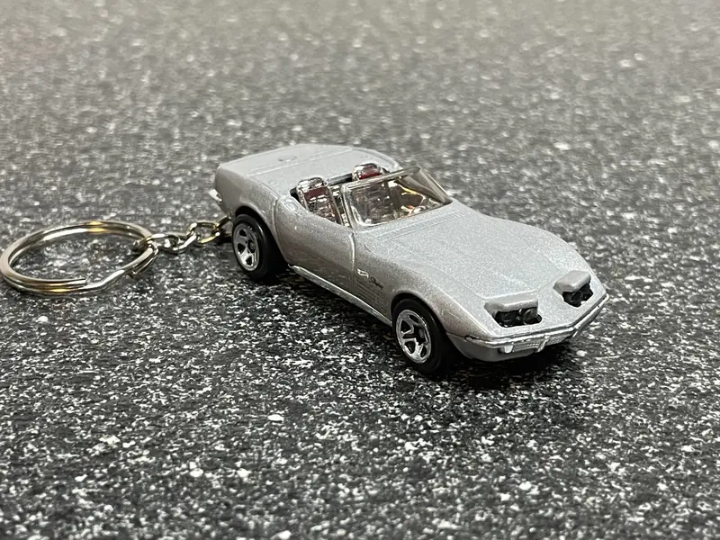 1972 Corvette Stingray Convertible Keychain Diecast Car Hot Wheels Matchbox 1