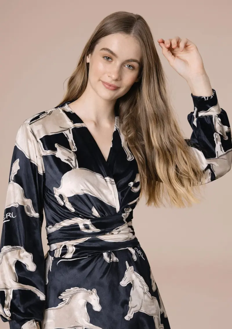 Artemis Velvet Midi Dress | Volt Print | Noir 2
