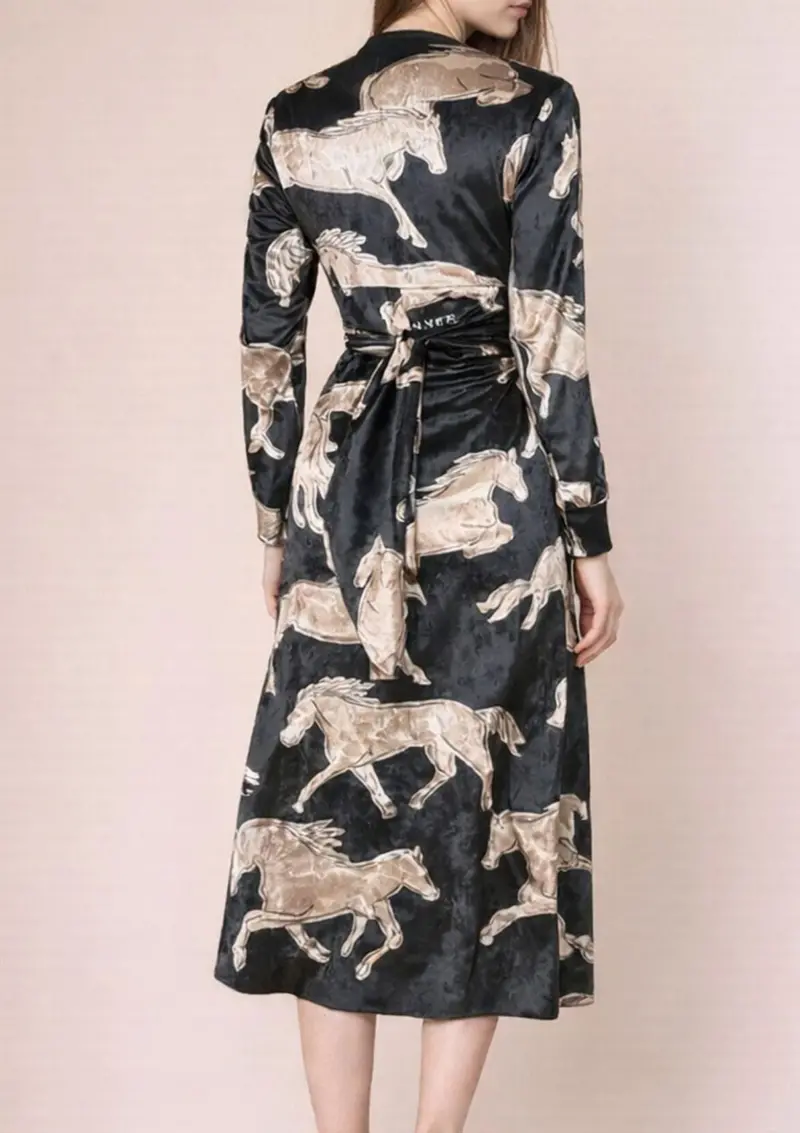 Artemis Velvet Midi Dress | Volt Print | Noir 5