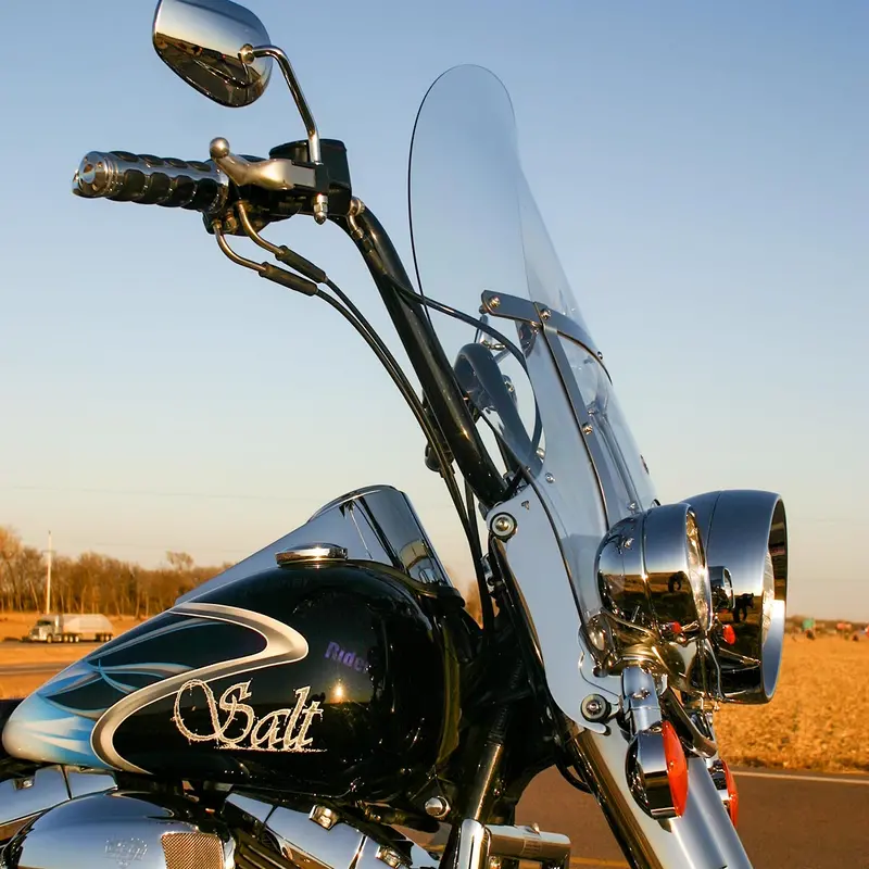 Billboard Flare® Windshield For Harley-Davidson® 1