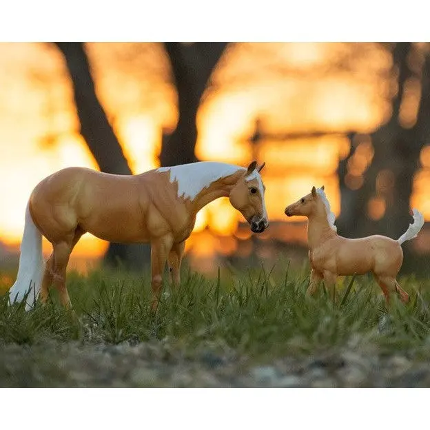 Breyer Horse Ebony Shines And Charlize Quarter Horse Set 1