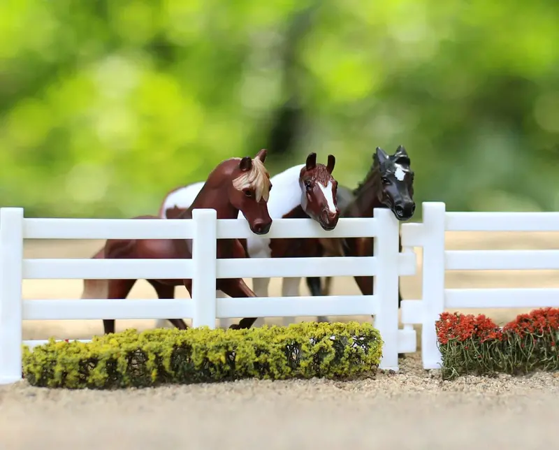 Breyer Mystery Horse Surprise: Exquisite Equines - Series 4 1