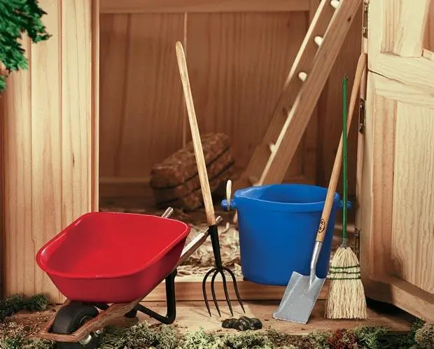 Breyer Stable Cleaning Set 1