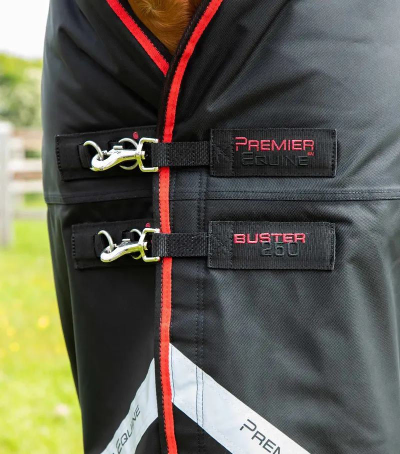 Buster 250G Turnout Rug With Classic Neck Cover Black 4