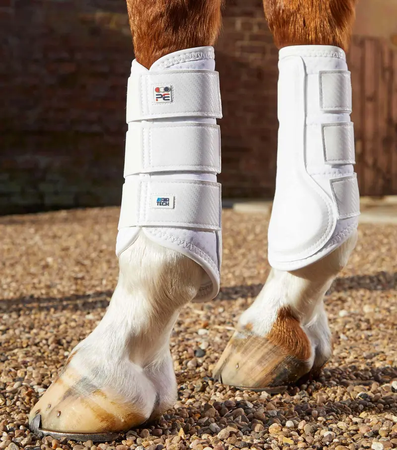 Carbon Air-Tech Single Locking Brushing Boots White 1