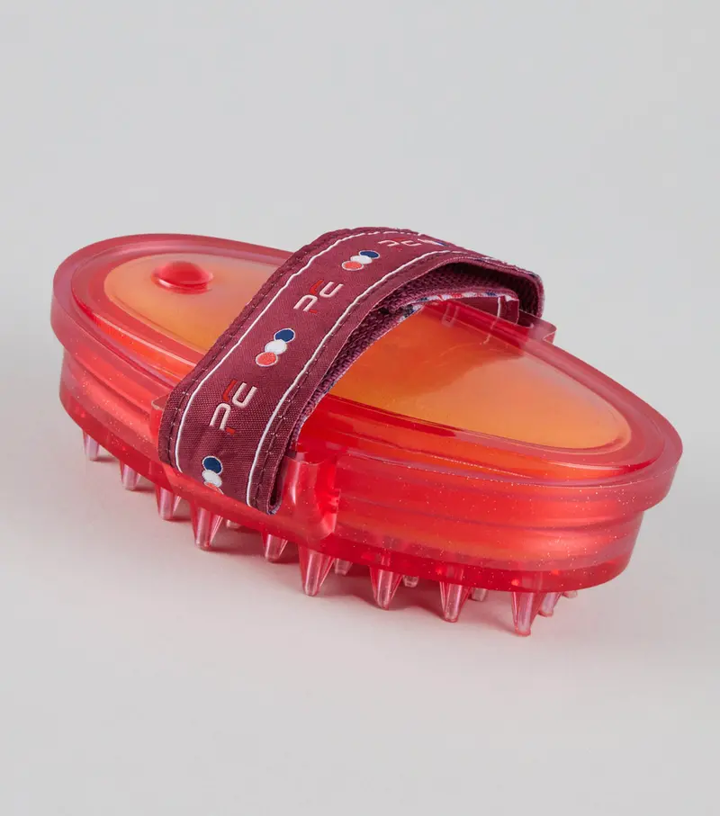 Curry Comb With Integrated Sponge Wine & Fuchsia 1