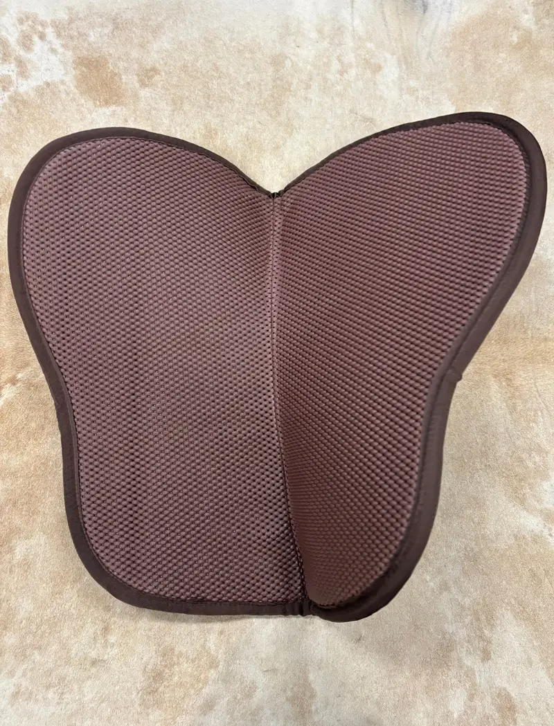 Equi-Tech Pro Series Contoured Pad - Round 3