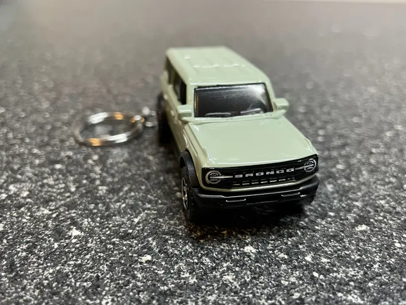 Ford Bronco Cactus Gray Keychain Hot Wheels Matchbox 4Door 1