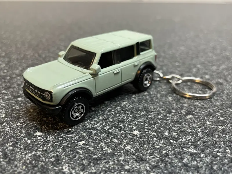 Ford Bronco Cactus Gray Keychain Hot Wheels Matchbox 4Door 2