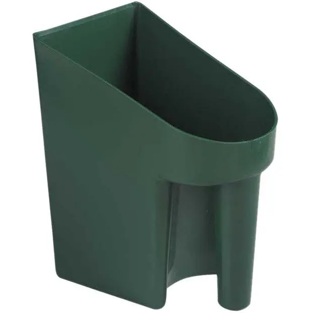 Heavy Duty 2 Quart Feed Scoop 1