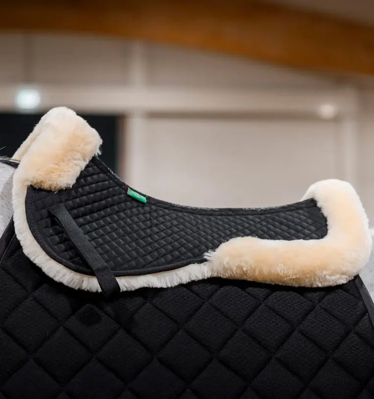 Horseware® Sheepskin Halfpad 1