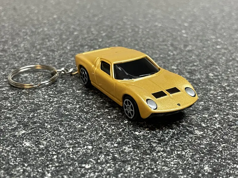 Lamborghini Miura P400 Keychain Yellow Hot Wheels Matchbox 1