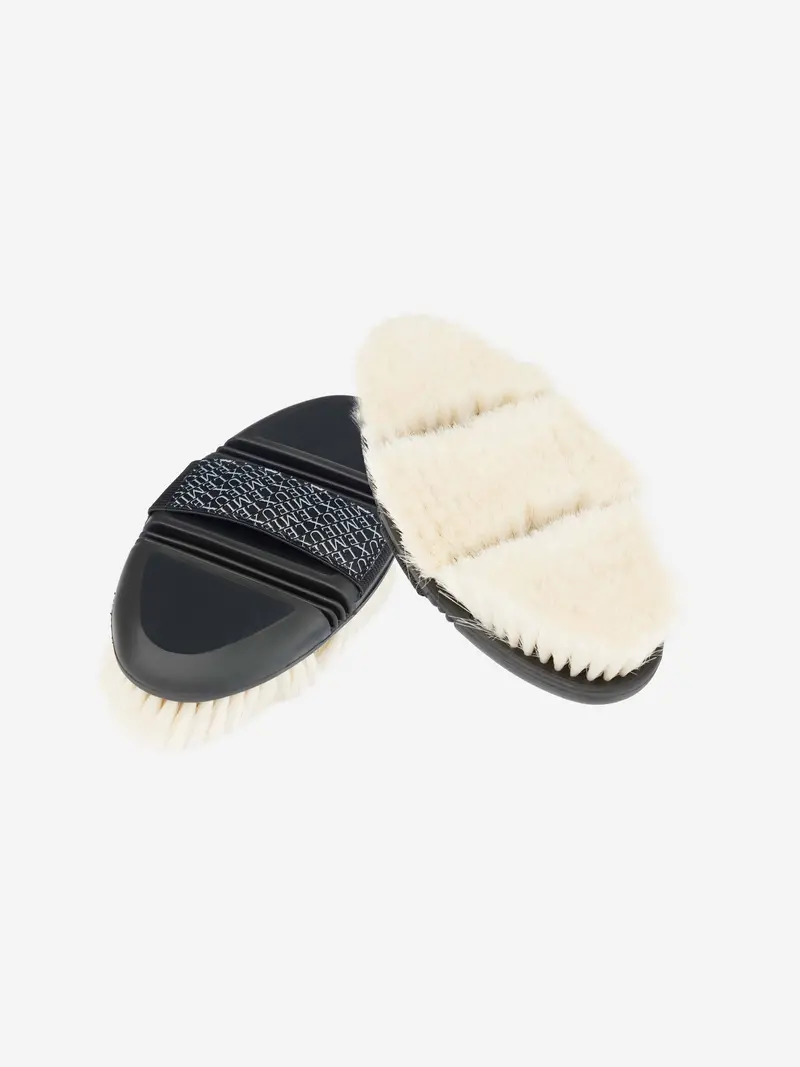 Lemieux Flexi Goats Hair Body Brush 1