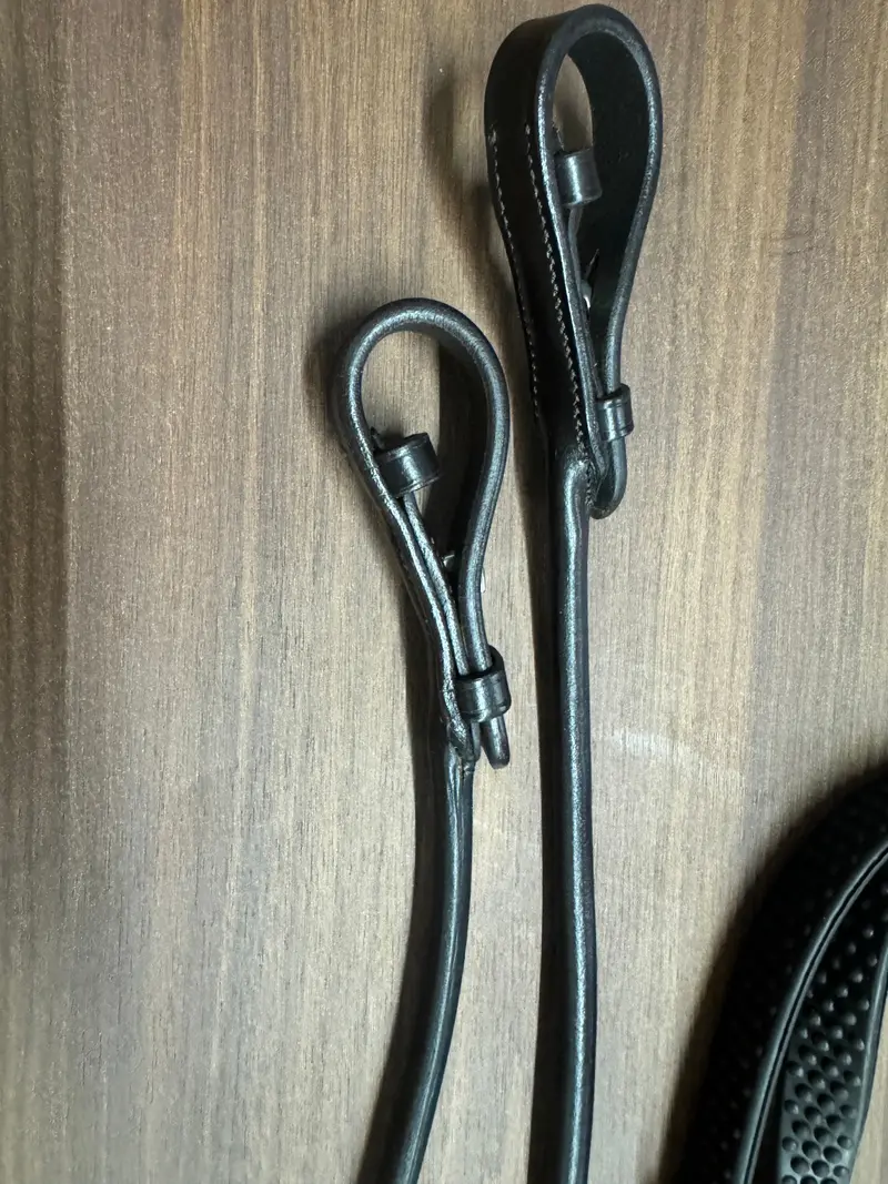Lemieux Rubber/Rolled Leather Reins 3