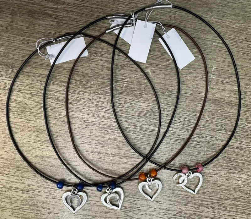 Lilo Collections Love Horseshoe Skinny Necklace 1