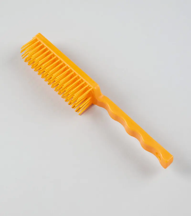Mane & Tail Detangler Comb Amber 1