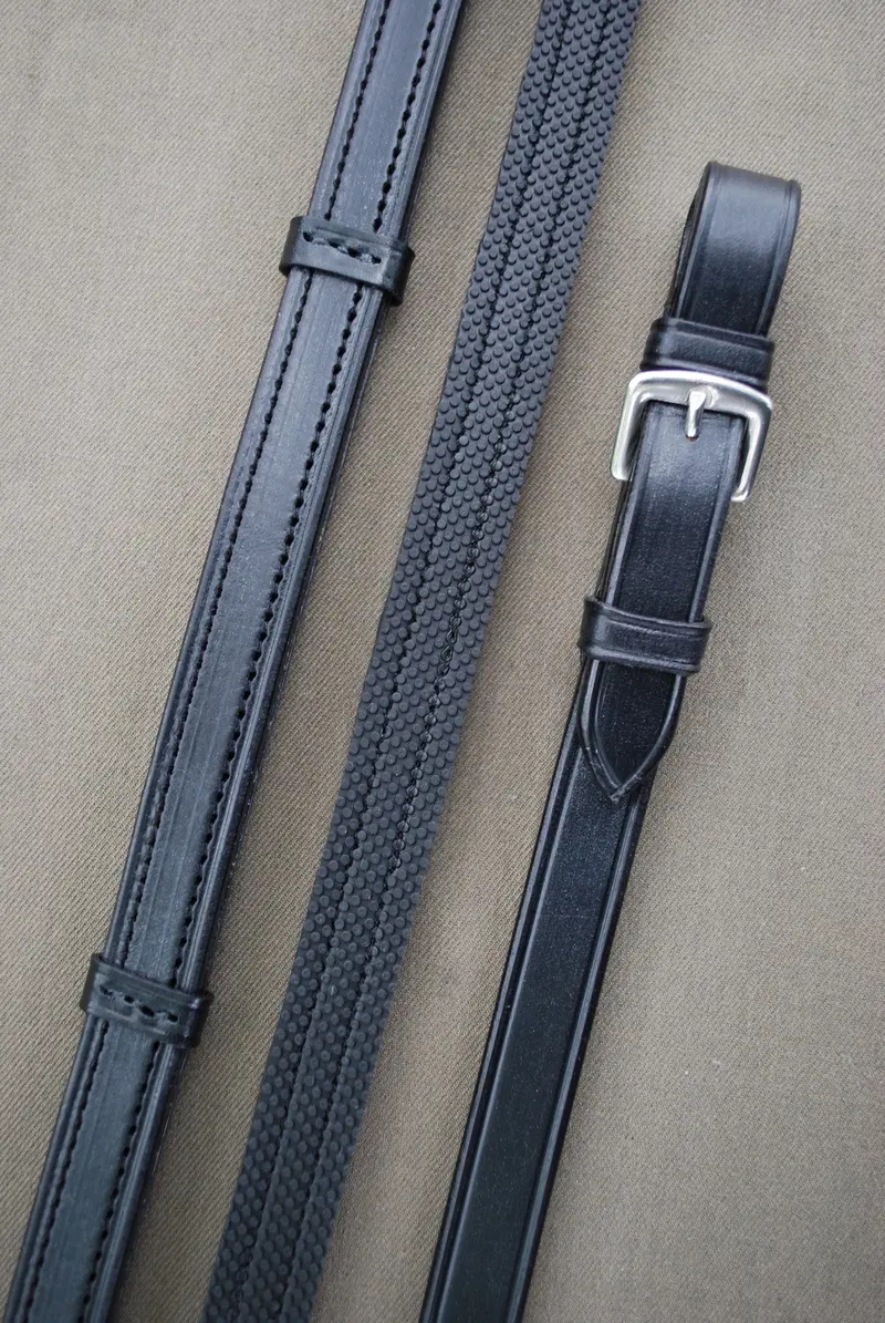 Red Barn Easy Grip Reins With Stops And Buckle 1