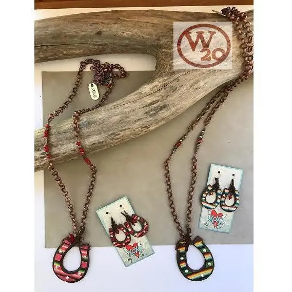 Red Serape Horseshoe Chain Necklace 1