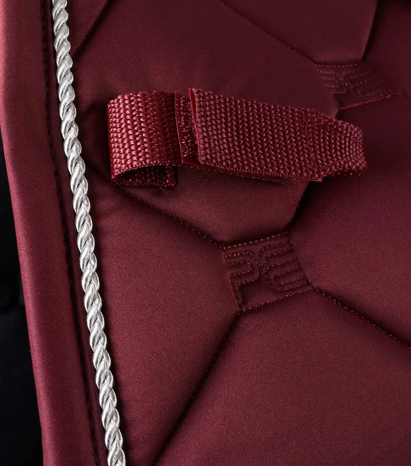 Saltare Close Contact Dressage Square Wine 2