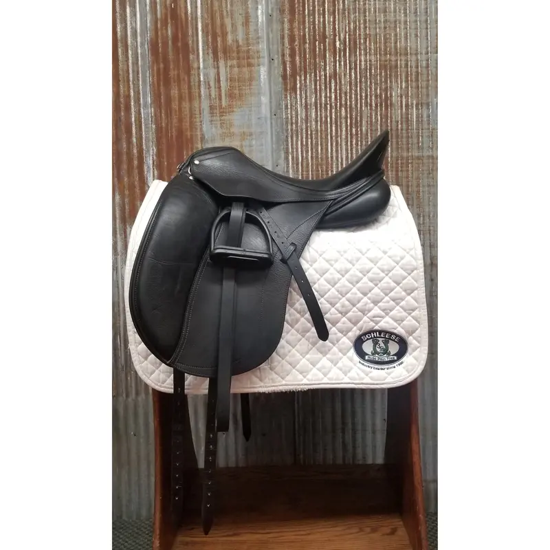 Schleese Triumph 18" Dressage Saddle (Gently Used) 1