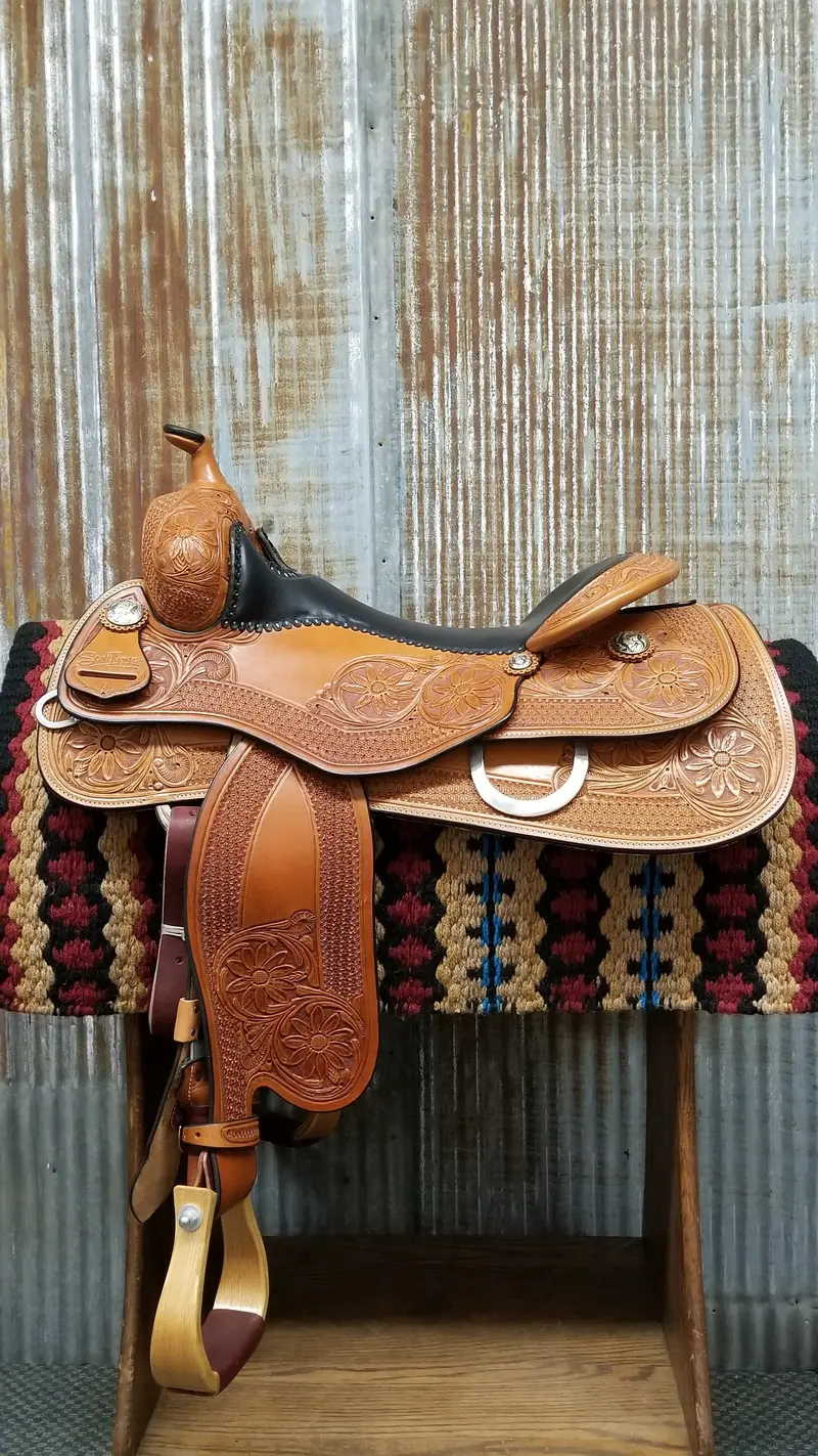 Scott Thomas Medium Oil Snowflake Reiner Saddle 1