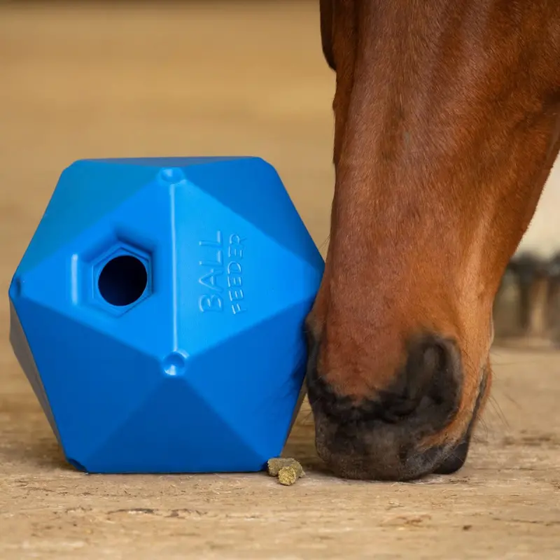 Shires Ball Feeder 1