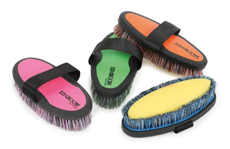 Shires Ezi-Groom Large Grip Body Wash Brush 1
