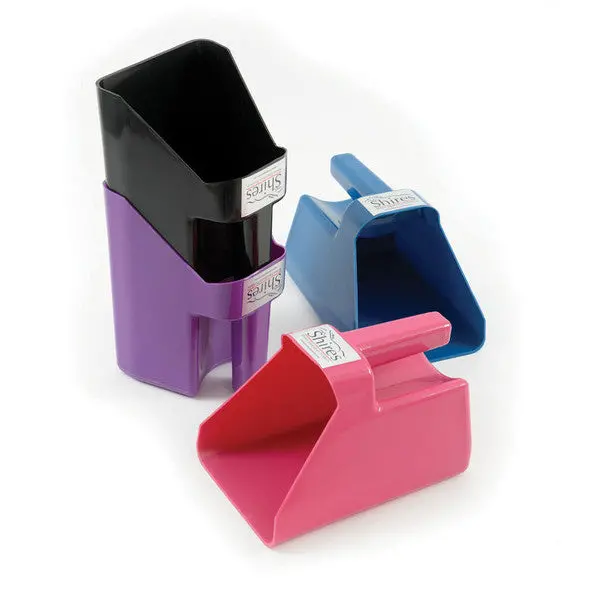 Shires Plastic Feed Scoop - 2Qt 1