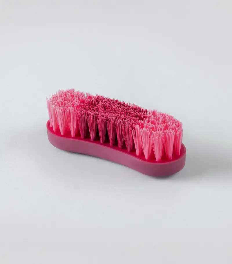Soft-Touch Face Brush Wine & Fuchsia 2