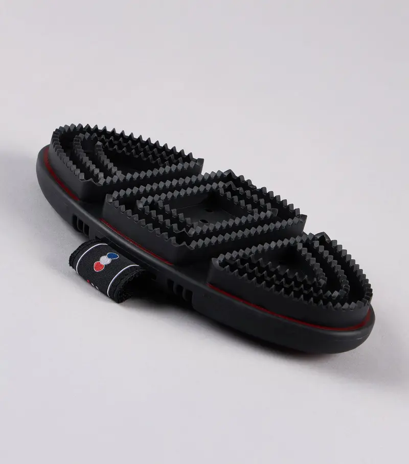 Soft-Touch Flexi Curry Comb Black & Red 1