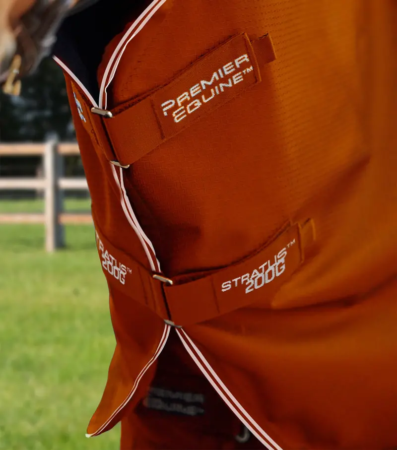 Stratus 600D Series 200G Turnout Rug With Classic Neck Cover Orange 2