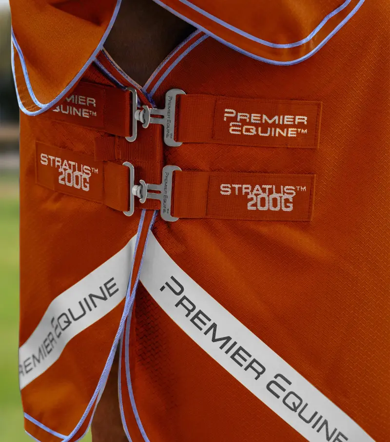 Stratus 600D Series 200G Turnout Rug With Classic Neck Cover Orange 4