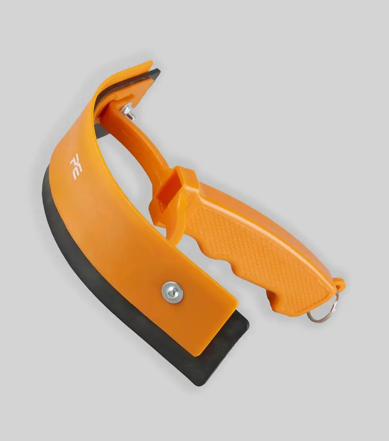 Sweat Scraper Amber 1