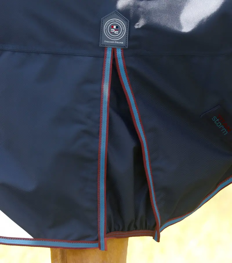 Titan Storm 200G Combo Turnout Rug With Snug-Fit Neck Navy 3