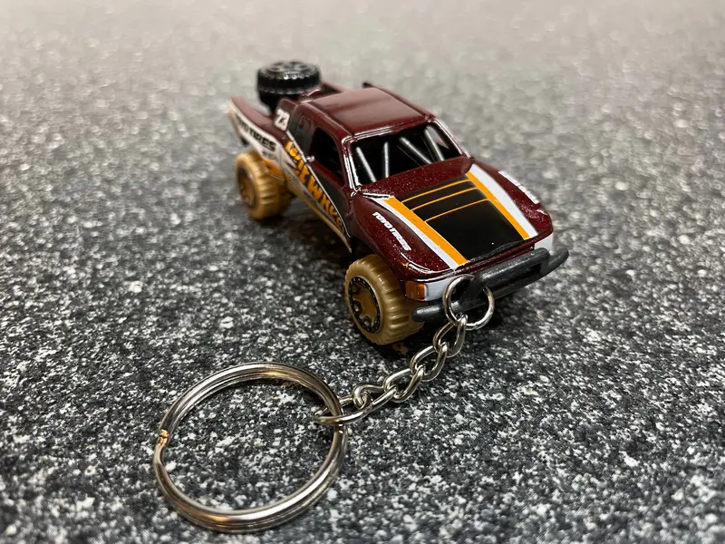 Toyota Hilux Prerunner Tacoma Truck Keychain 4X4 Offroad Diecast Car Matchbox Hot Wheels 1
