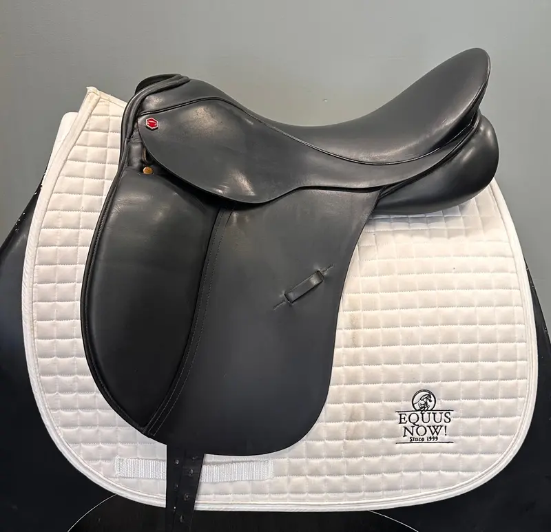 Used Albion Dressage Saddle 18.5" Medium Tree 1
