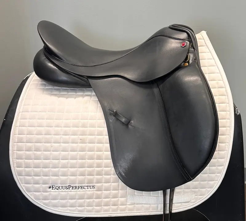 Used Albion Dressage Saddle 18.5" Medium Tree 2