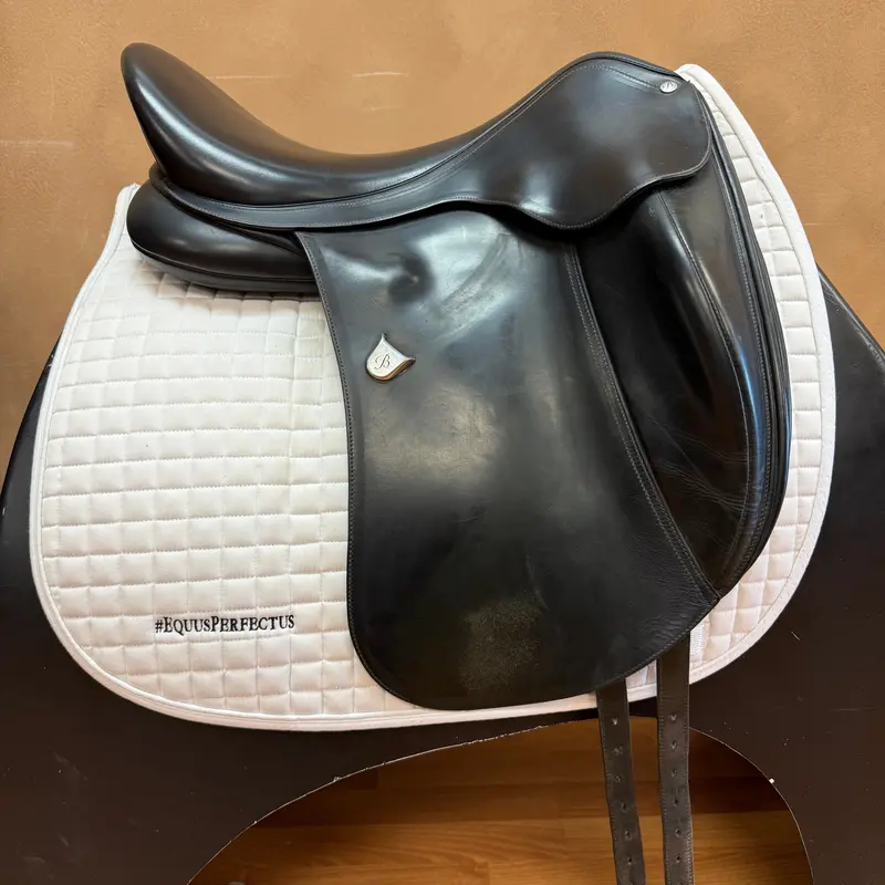 Used Bates Innova Dressage Saddle 18.5" Medium Tree 2