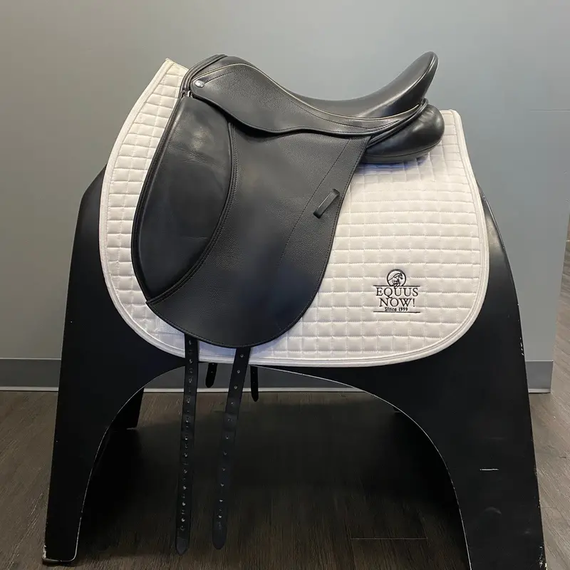 Used Borne Rebalance Dressage Saddle 17.5" Medium Wide Tree 1