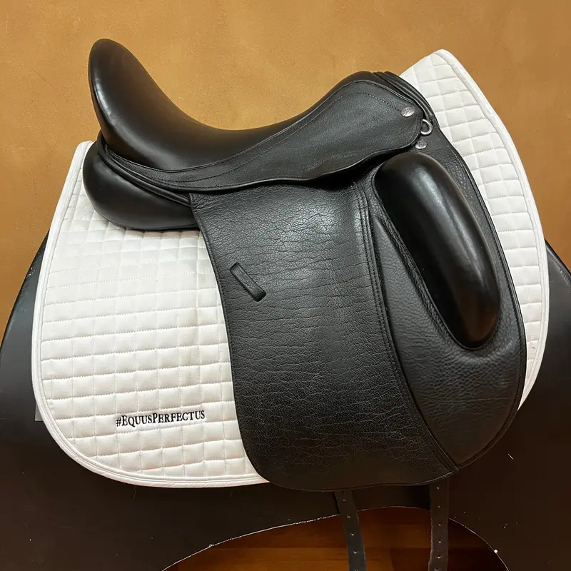 Used Borne Sdd Dressage Saddle 17.5" Medium Wide/Wide 2