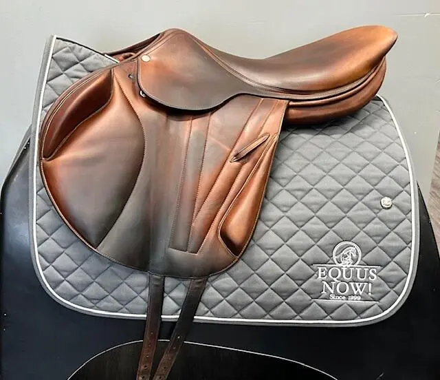 Used Butet Saumur Jump Saddle 18" Medium Tree 1