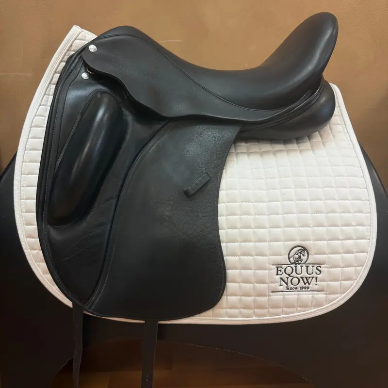 Used Custom Saddlery Wolfgang Solo Ii Dressage Saddle 18" Medium Tree 1
