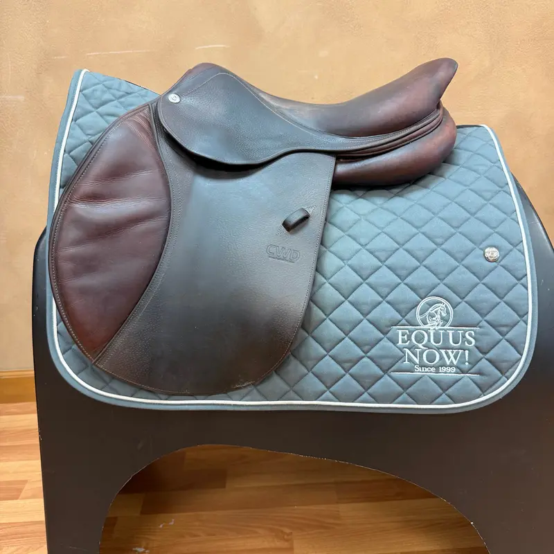 Used Cwd Se02 Jump Saddle 17" Medium Tree 1
