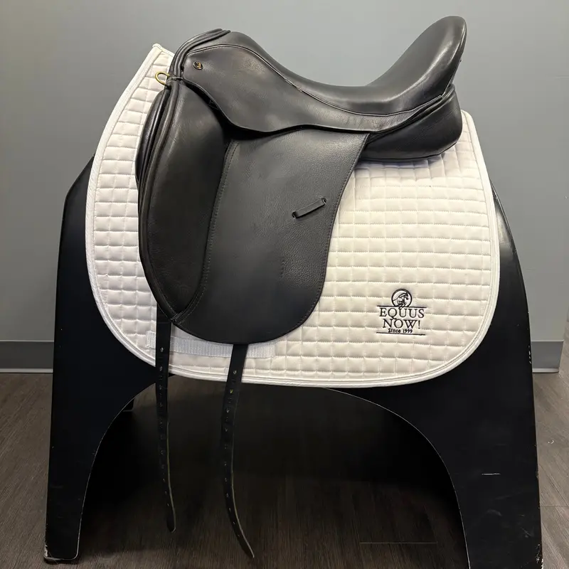 Used Jrd Dressage Saddle 18" Medium Wide Tree 1