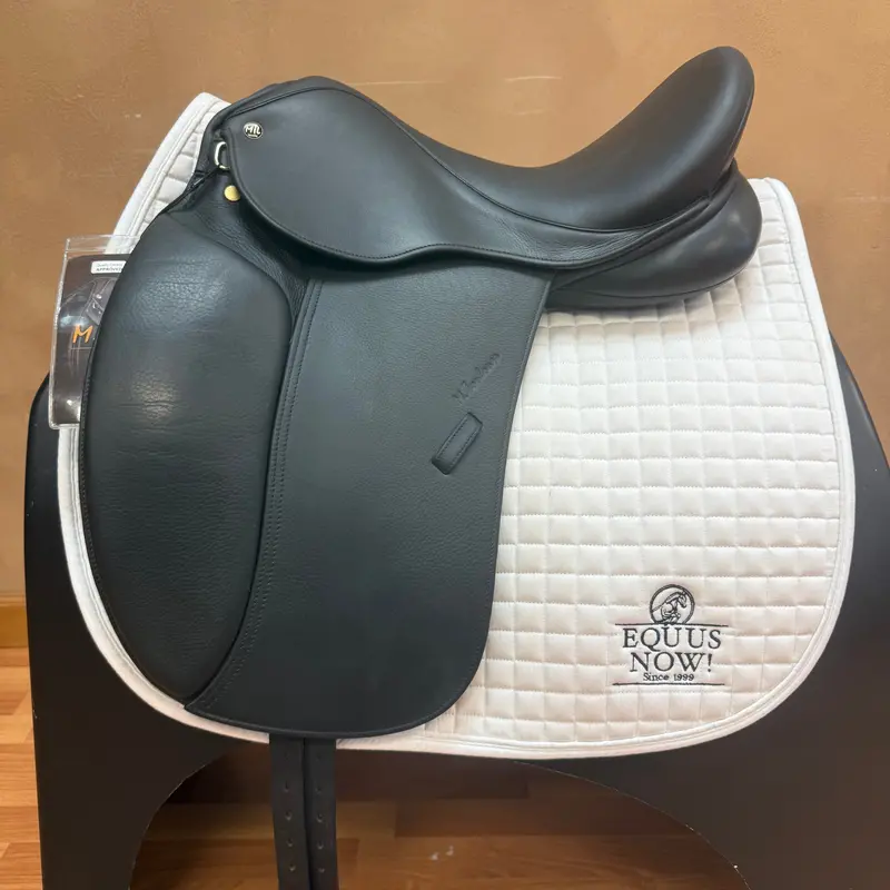 Used M Toulouse Aachen Dressage Saddle 17.5" Medium Tree 1