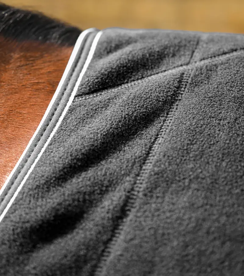 Vellus Horse Fleece Rug Black/White 3