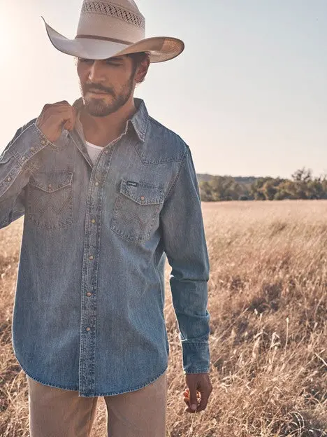 Wrangler Men's Light Wash Denim Western Snap Shirt 1