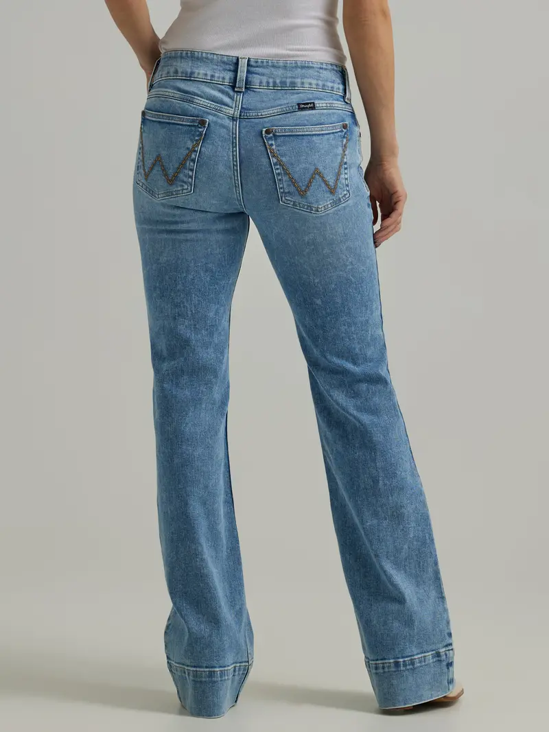 Wrangler Women's Kacey Retro Mae Wide Leg Trouser Jean 1